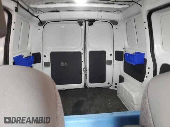 2017 Nissan NV200 S с VIN 3N6CM0KN7HK697128, выставлен на аукционе Copart как лот 89259245 с пробегом Не указан миль и Списание • Salvage title. История ставок и продаж доступна на DreamBid. Изображение 10.