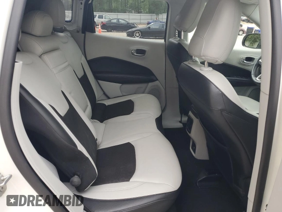 2017 Jeep Compass Latitude z VIN 3C4NJCBBXHT605838, wystawiony jako Copart lot #53980295 z przebiegiem 92 756 mil mil oraz Szkoda całkowita • Salvage title. Historia ofert i sprzedaży dostępna na DreamBid. Obrazek 11.