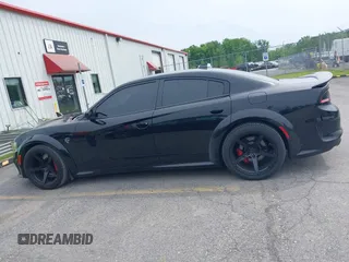 2020 Dodge Charger SRT Hellcat z VIN 2C3CDXL9XLH134202, wystawiony jako IAAI lot #42402856 z przebiegiem 24 675 mil mil oraz . Historia ofert i sprzedaży dostępna na DreamBid. Obrazek 14.