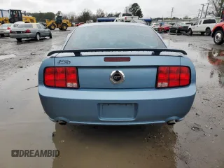 2005 Ford Mustang GT Deluxe z VIN 1ZVFT82H255237843, wystawiony jako Copart lot #44313965 z przebiegiem 128 236 mil mil oraz Szkoda całkowita • Salvage title. Historia ofert i sprzedaży dostępna na DreamBid. Obrazek 6.