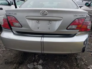 2003 Lexus ES 300 with VIN JTHBF30G236001527, listed as a IAAI auction lot 41474225 with 220,100 mi miles and . Bid and sale history available at DreamBid. Image 12.