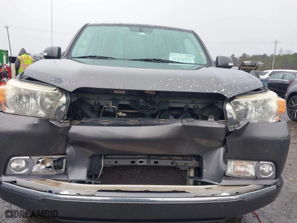 2011 Toyota 4Runner SR5 with VIN JTEZU5JR5B5018288, listed as a IAAI auction lot 41554553 with 206,106 mi miles. Bid and sale history available at carsss.com. Image 17.