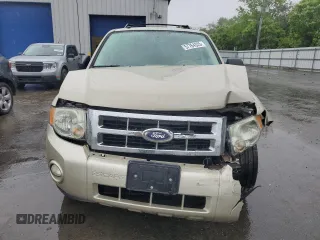 2012 Ford Escape XLT z VIN 1FMCU9DG1CKC74602, wystawiony jako Copart lot #57764325 z przebiegiem 153 872 mil mil oraz Szkoda całkowita • Salvage title. Historia ofert i sprzedaży dostępna na DreamBid. Obrazek 5.