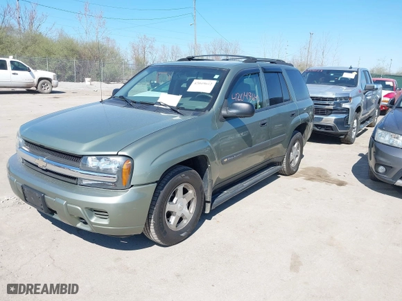 2004 Chevrolet TrailBlazer LS with VIN 1GNDT13S442359669, listed as a IAAI auction lot 42049642 with 111,817 mi miles. Bid and sale history available at carsss.com. Image 2.