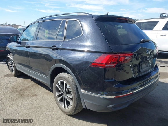 2022 Volkswagen Tiguan S with VIN 3VV1B7AX9NM119626, listed as a IAAI auction lot 40565280 with 29,754 mi miles. Bid and sale history available at carsss.com. Image 3.