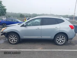 2011 Nissan Rogue SV z VIN JN8AS5MV7BW263575, wystawiony jako IAAI lot #42284471 z przebiegiem 101 313 mil mil oraz . Historia ofert i sprzedaży dostępna na DreamBid. Obrazek 14.