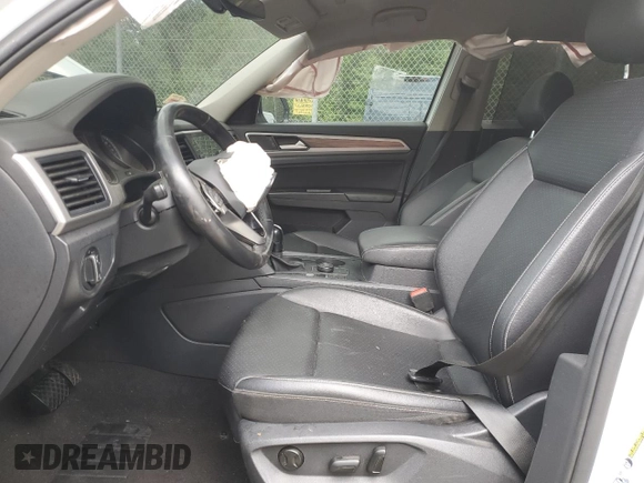 2021 Volkswagen Atlas SE z VIN 1V2LP2CA3MC513383, wystawiony jako Copart lot #56131345 z przebiegiem 75 230 mil mil oraz Szkody całkowita. Historia ofert i sprzedaży dostępna na DreamBid. Obrazek 7.
