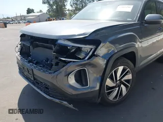 2024 Volkswagen Atlas SE с VIN 1V2KR2CAXRC502457, выставлен на аукционе IAAI как лот 42003296 с пробегом 19 138 миль миль и . История ставок и продаж доступна на DreamBid. Изображение 6.