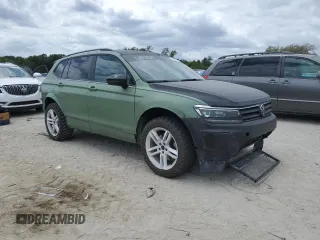 2018 Volkswagen Tiguan SEL z VIN 3VV3B7AX9JM024440, wystawiony jako Copart lot #54984015 z przebiegiem 108 727 mil mil oraz Tytuł czysty. Historia ofert i sprzedaży dostępna na DreamBid. Obrazek 4.