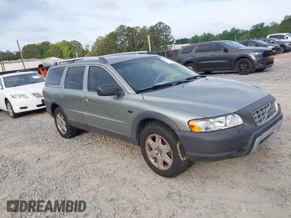2006 Volvo XC70 with VIN YV4SZ592X61220505, listed as a IAAI auction lot 42034424 with 237,683 mi miles. Bid and sale history available at carsss.com. Image 1.