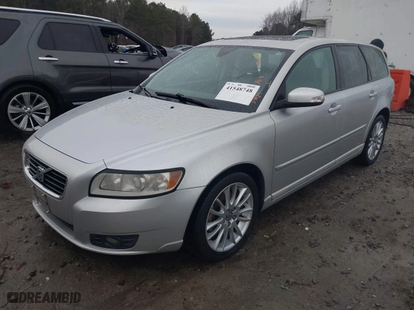 2009 Volvo V50 2.4L with VIN YV1MW382592450021, listed as a IAAI auction lot 41548748 with 155,631 mi miles. Bid and sale history available at carsss.com. Image 17.
