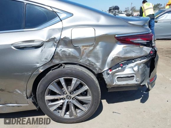 2021 Lexus ES 300h with VIN 58ACA1C1XMU007576, listed as a IAAI auction lot 42302934 with 24,614 mi miles and . Bid and sale history available at DreamBid. Image 18.