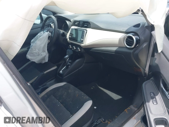 2021 Nissan Versa SV z VIN 3N1CN8EV4ML815301, wystawiony jako IAAI lot #42256265 z przebiegiem 83 632 mil mil oraz . Historia ofert i sprzedaży dostępna na DreamBid. Obrazek 5.