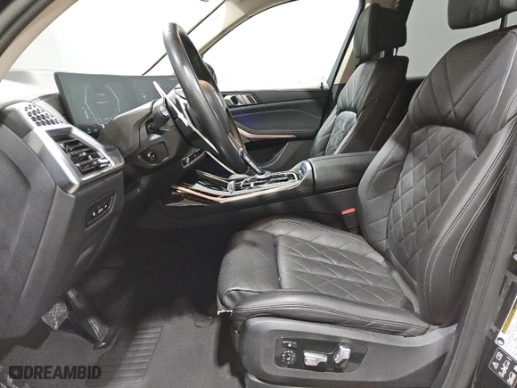 2024 BMW X7 xDrive40i with VIN 5UX23EM0XR9V51051, listed as a Copart auction lot 49742685 with 37,431 mi miles and Clean Title. Bid and sale history available at carsss.com. Image 7.