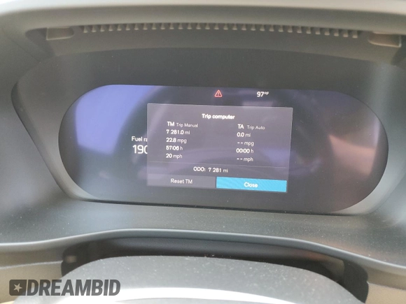2024 Volvo XC40 Plus Bright Theme with VIN YV4L12UE0R2303399, listed as a Copart auction lot 68860824 with 7,281 mi miles and Salvage Title. Bid and sale history available at DreamBid. Image 9.