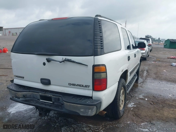 2005 Chevrolet Tahoe Z71 with VIN 1GNEC13T85R203611, listed as a IAAI auction lot 39482026 with 264,918 mi miles. Bid and sale history available at carsss.com. Image 4.