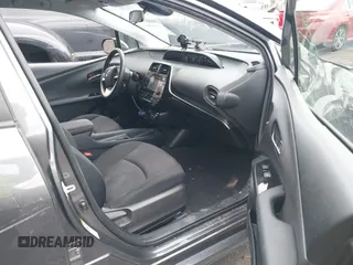 2018 Toyota Prius Two z VIN JTDKBRFU7J3065008, wystawiony jako IAAI lot #41744883 z przebiegiem 94 031 mil mil oraz . Historia ofert i sprzedaży dostępna na DreamBid. Obrazek 5.
