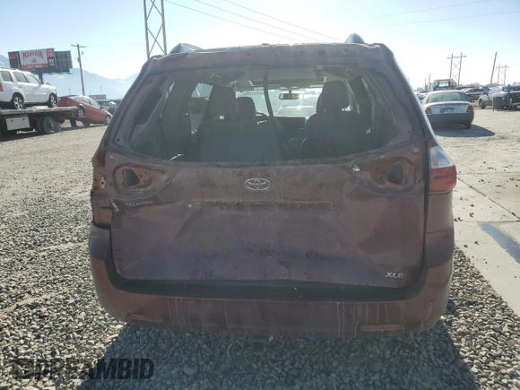 2016 Toyota Sienna XLE with VIN 5TDYK3DC9GS755500, listed as a Copart auction lot 42831485 with 60,890 mi miles and Salvage Title. Bid and sale history available at carsss.com. Image 6.