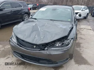2015 Chrysler 200 S with VIN 1C3CCCBB2FN542480, listed as a IAAI auction lot 41749285 with 164,316 mi miles. Bid and sale history available at carsss.com. Image 6.