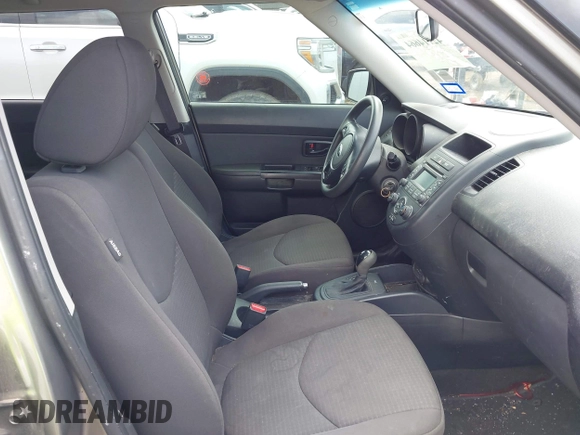 2013 Kia Soul with VIN KNDJT2A51D7622685, listed as a IAAI auction lot 42114664 with 96,453 mi miles. Bid and sale history available at carsss.com. Image 5.