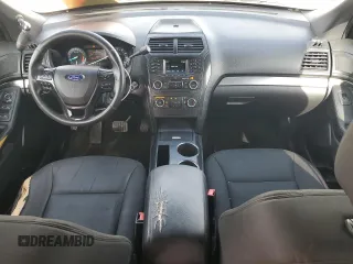 2018 Ford Police Interceptor Utility z VIN 1FM5K8AR0JGA58853, wystawiony jako Copart lot #56120995 z przebiegiem 79 960 mil mil oraz Tytuł czysty. Historia ofert i sprzedaży dostępna na DreamBid. Obrazek 8.
