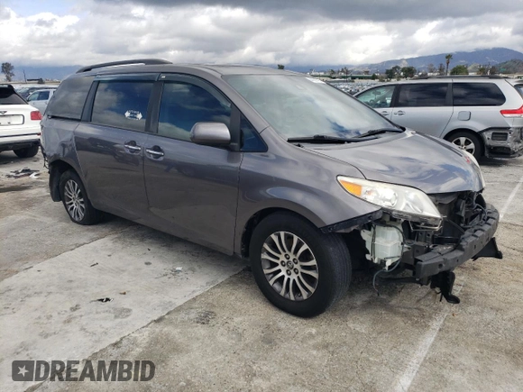2020 Toyota Sienna XLE Auto Access Seat with VIN 5TDYZ3DC5LS054345, listed as a Copart auction lot 44505715 with 261,275 mi miles and Salvage Title. Bid and sale history available at carsss.com. Image 4.