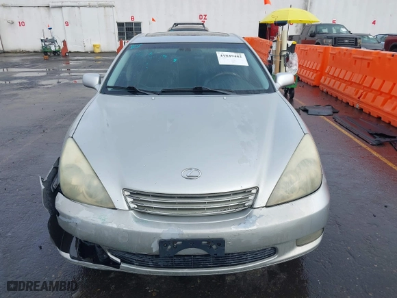 2003 Lexus ES 300 with VIN JTHBF30G830130603, listed as a IAAI auction lot 41849482 with 212,667 mi miles. Bid and sale history available at carsss.com. Image 12.