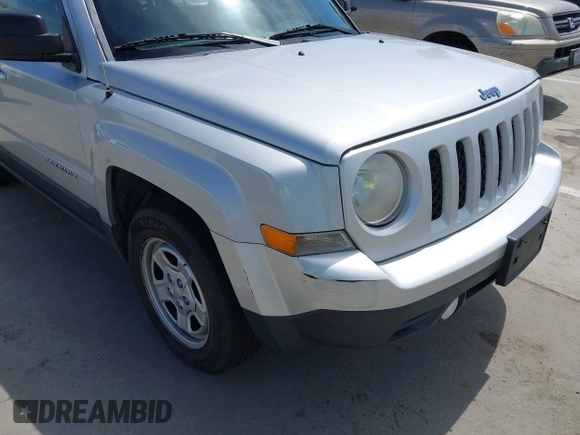 2013 Jeep Patriot Sport with VIN 1C4NJPBA7DD209591, listed as a IAAI auction lot 41945082 with 111,837 mi miles. Bid and sale history available at carsss.com. Image 6.