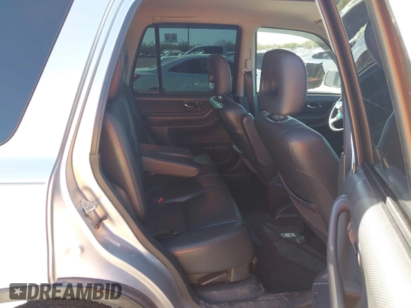 2001 Honda CR-V SE with VIN JHLRD18761S016327, listed as a IAAI auction lot 41224113 with 180,368 mi miles. Bid and sale history available at carsss.com. Image 8.