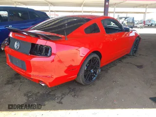 2013 Ford Mustang V6 с VIN 1ZVBP8AM4D5276112, выставлен на аукционе IAAI как лот 42543725 с пробегом Не указан миль и . История ставок и продаж доступна на DreamBid. Изображение 4.