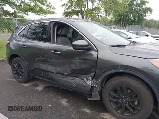 2020 Ford Escape SE z VIN 1FMCU9G65LUC57664, wystawiony jako IAAI lot #42439077 z przebiegiem 48 120 mil mil oraz . Historia ofert i sprzedaży dostępna na DreamBid. Obrazek 17.
