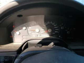 2003 Ford Explorer XLS z VIN 1FMZU62K63UB39457, wystawiony jako Copart lot #49030625 z przebiegiem 217 411 mil mil oraz Szkoda całkowita • Salvage title. Historia ofert i sprzedaży dostępna na DreamBid. Obrazek 9.