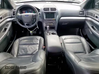 2017 Ford Explorer XLT z VIN 1FM5K7D85HGD63675, wystawiony jako Copart lot #56566605 z przebiegiem 107 344 mil mil oraz Szkoda całkowita • Salvage title. Historia ofert i sprzedaży dostępna na DreamBid. Obrazek 8.