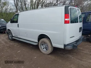2021 Chevrolet Express Cargo Van with VIN 1GCWGAF77M1204620, listed as a IAAI auction lot 41933567 with 51,880 mi miles. Bid and sale history available at carsss.com. Image 3.