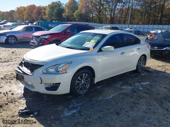 2015 Nissan Altima 2.5 SV with VIN 1N4AL3AP6FC481782, listed as a IAAI auction lot 40911634 with 217,029 mi miles. Bid and sale history available at carsss.com. Image 18.