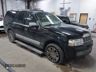 2008 Lincoln Navigator with VIN 5LMFU28558LJ11589, listed as a IAAI auction lot 41231733 with 1 mi miles. Bid and sale history available at carsss.com. Image 1.