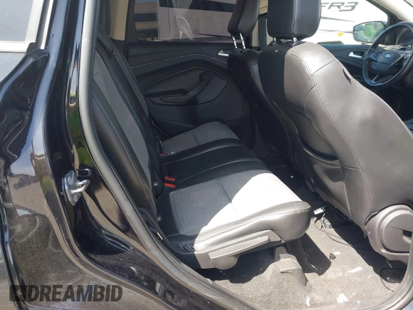 2019 Ford Escape SE with VIN 1FMCU0GD4KUB29621, listed as a IAAI auction lot 42062095 with 137,807 mi miles. Bid and sale history available at carsss.com. Image 8.