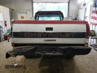 1988 Chevrolet Silverado 3500 z VIN 1GCGC34K9JE116935, wystawiony jako Copart lot #72621064 z przebiegiem 160 593 mil mil oraz Tytuł czysty. Historia ofert i sprzedaży dostępna na DreamBid. Obrazek 6.