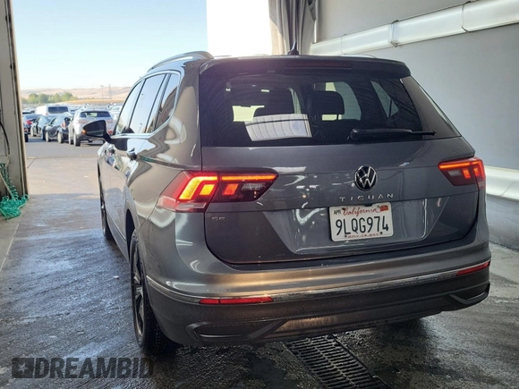 2024 Volkswagen Tiguan SE with VIN 3VV3B7AX8RM107014, listed as a IAAI auction lot 42734341 with 27,789 mi miles and . Bid and sale history available at DreamBid. Image 16.