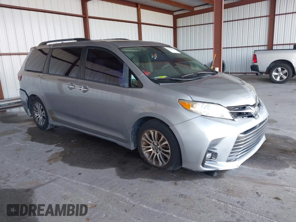 2018 Toyota Sienna XLE Auto Access Seat with VIN 5TDYZ3DC4JS904639, listed as a IAAI auction lot 41905251 with 179,989 mi miles. Bid and sale history available at carsss.com. Image 1.
