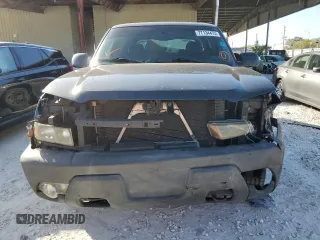 2003 Chevrolet Avalanche with VIN 3GNEC13T63G270480, listed as a Copart auction lot 77134473 with 370,649 mi miles and Non Repairable. Bid and sale history available at carsss.com. Image 5.