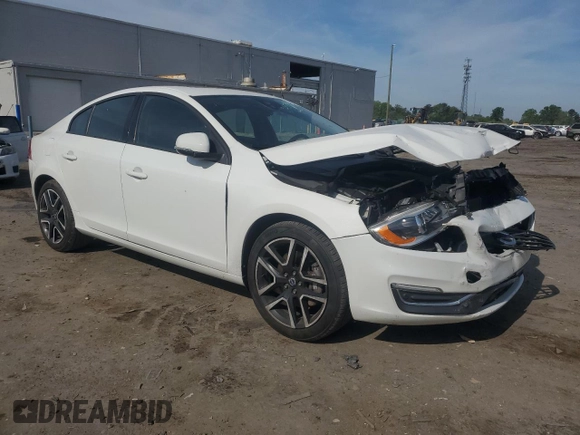 2017 Volvo S60 Dynamic z VIN YV140MTL6H2420113, wystawiony jako Copart lot #54386545 z przebiegiem 96 854 mil mil oraz Szkoda całkowita • Salvage title. Historia ofert i sprzedaży dostępna na DreamBid. Obrazek 4.