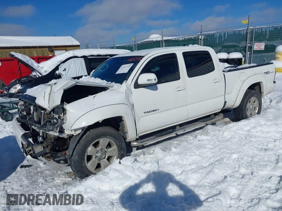2015 Toyota Tacoma with VIN 3TMMU4FN2FM086885, listed as a IAAI auction lot 41247712 with 194,510 mi miles and . Bid and sale history available at carsss.com. Image 17.