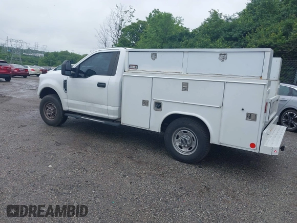 2017 Ford F-250 XL с VIN 1FTBF2A64HED39204, выставлен на аукционе IAAI как лот 42372160 с пробегом 83 748 миль миль и . История ставок и продаж доступна на DreamBid. Изображение 3.