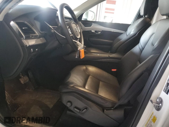 2022 Volvo XC90 Momentum with VIN YV4102PK4N1836707, listed as a Copart auction lot 49228025 with 33,754 mi miles and Clean Title. Bid and sale history available at carsss.com. Image 7.