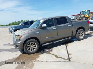 2007 Toyota Tundra Limited z VIN 5TBEV58147S460599, wystawiony jako IAAI lot #42476925 z przebiegiem Nie podano mil oraz . Historia ofert i sprzedaży dostępna na DreamBid. Obrazek 16.