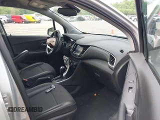 2020 Chevrolet Trax LT with VIN 3GNCJPSB3LL107513, listed as a IAAI auction lot 42276450 with 54,260 mi miles and . Bid and sale history available at DreamBid. Image 5.