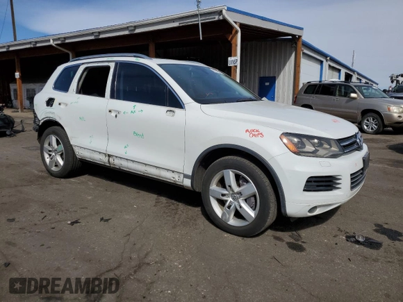 2012 Volkswagen Touareg с VIN WVGEG9BP1CD007581, выставлен на аукционе Copart как лот 47958355 с пробегом 79 649 миль миль и Списание • Salvage title. История ставок и продаж доступна на DreamBid. Изображение 4.