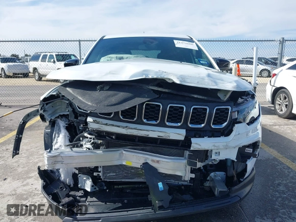 2025 Jeep Compass Sport with VIN 3C4NJDAN9ST516030, listed as a IAAI auction lot 41471666 with 2,094 mi miles and . Bid and sale history available at DreamBid. Image 13.