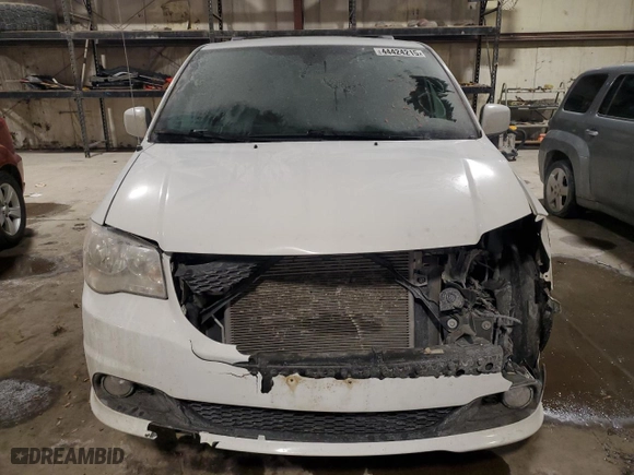 2019 Dodge Grand Caravan SXT with VIN 2C4RDGCG6KR695106, listed as a Copart auction lot 44424215 with 192,484 mi miles and Salvage Title. Bid and sale history available at carsss.com. Image 5.